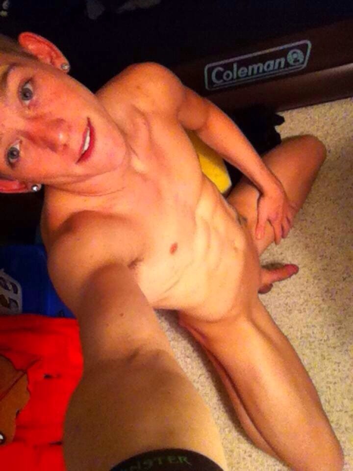 teen boys self shot nude image from selfpix.org